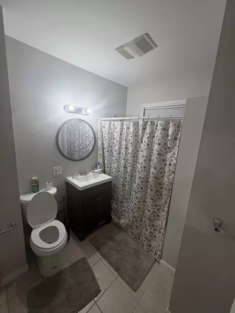 70 Jencks St, Fall River, MA 02723 photo 4