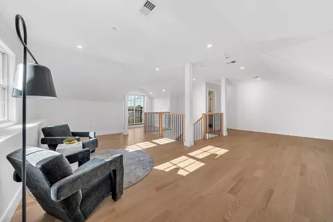 Entry Way - 140 Hillside, Needham, MA 02494 photo 4 of 4