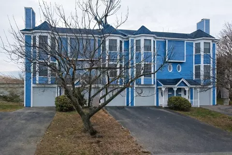 35 Whitney Ave #33, Lowell, MA 01850