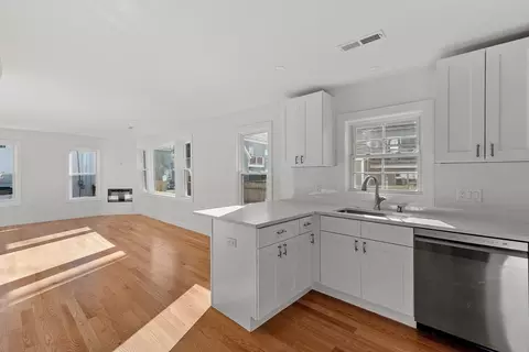 Living - 55 Mansfield St, Gloucester, MA 01930 photo 3 of 3