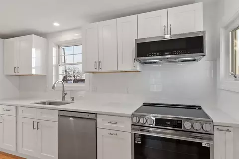 Kitchen - 55 Mansfield St, Gloucester, MA 01930 photo 2 of 4
