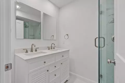Bath - 55 Mansfield St, Gloucester, MA 01930 photo 4 of 6