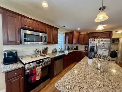 Kitchen - 173 Russell St, Springfield, MA 01104 photo 2 of 3