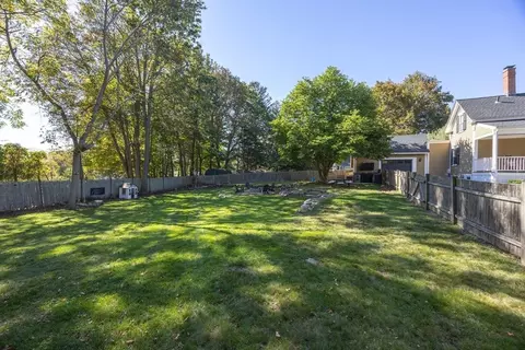 Exterior - 102 Centre St, Danvers, MA 01923 photo 6 of 10