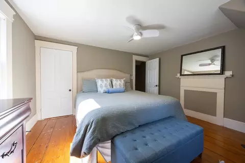 Bedroom - 102 Centre St, Danvers, MA 01923 photo 4 of 6