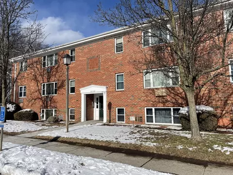 270 Regency Park Dr #270, Agawam, MA 01001