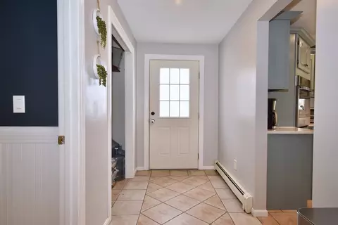 Entry Way - 32 Gault Rd, Wareham, MA 02576 photo 2 of 3