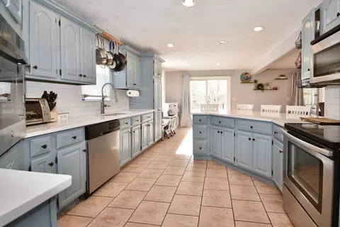 Kitchen - 32 Gault Rd, Wareham, MA 02576 photo 2 of 4