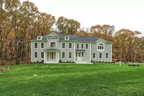 19 Stoney Brook Rd, Hopkinton, MA 01748