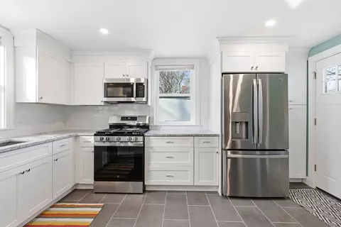 Kitchen - 18 West St, Hingham, MA 02043 photo 3 of 4