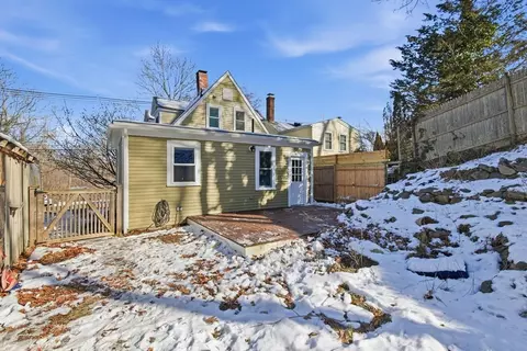 Exterior - 18 West St, Hingham, MA 02043 photo 3 of 3