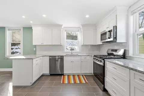 Kitchen - 18 West St, Hingham, MA 02043 photo 2 of 4