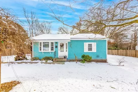 Exterior - 58 Maple St, Bourne, MA 02532 photo 5 of 7