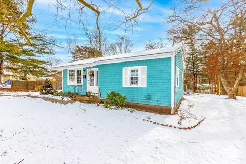 Exterior - 58 Maple St, Bourne, MA 02532 photo 4 of 7