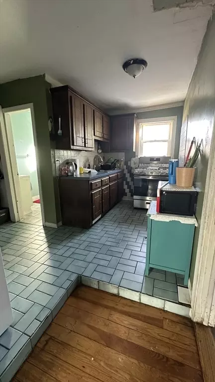 217 Plain St, Fall River, MA 02723 photo 31