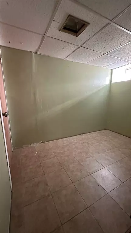 217 Plain St, Fall River, MA 02723 photo 9