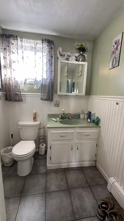217 Plain St, Fall River, MA 02723 photo 16