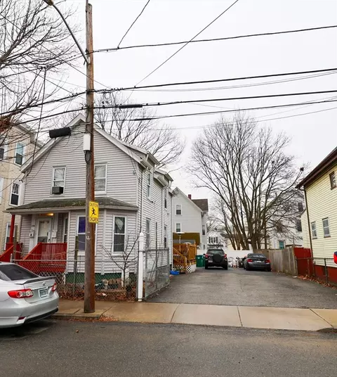 106 Williams Ave, Lynn, MA 01902