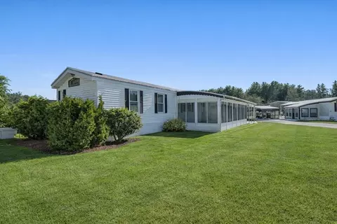 222 Park Cir, Sturbridge, MA 01566