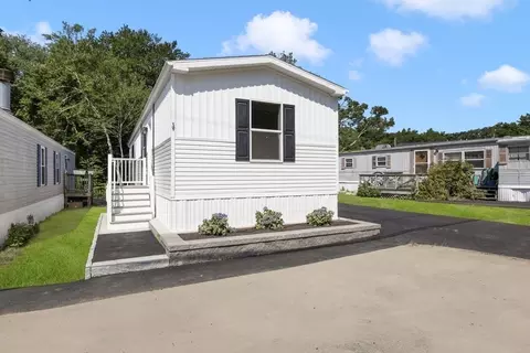 460 Collins St #9, Attleboro, MA 02703