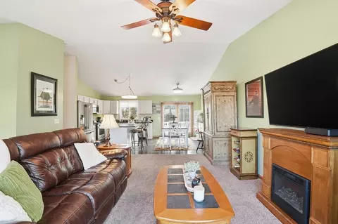 33 Warner St, Fall River, MA 02720 photo 8