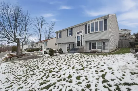 33 Warner St, Fall River, MA 02720 photo 2