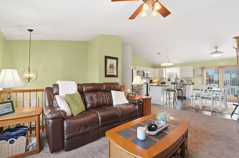 33 Warner St, Fall River, MA 02720 photo 6
