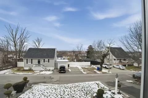 33 Warner St, Fall River, MA 02720 photo 5