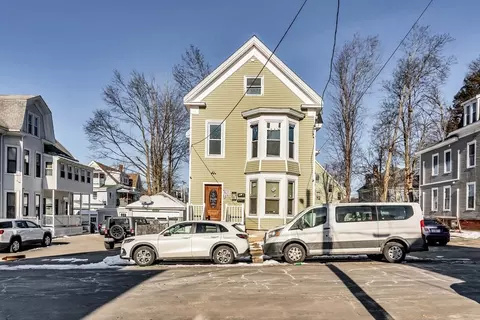 11 10th Ave, Haverhill, MA 01830