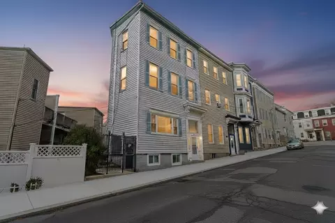 13 Knowlton St, Boston, MA 02127