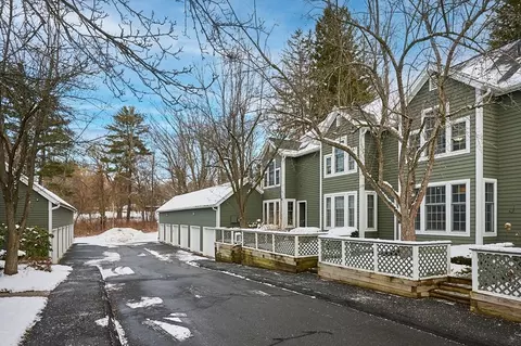 75 Amity Pl #75, Amherst, MA 01002