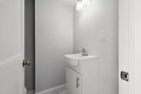 119 Pebble St, Fall River, MA 02721 photo 33