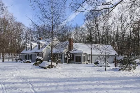 176 Whiley Rd, Groton, MA 01450