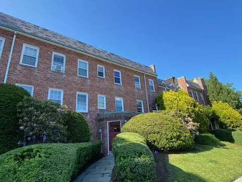 39 Commonwealth Ave #31, Chestnut Hill, MA 02467