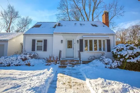 11 Nevins Ave, Longmeadow, MA 01106