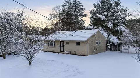106 Baldwin Ave, Framingham, MA 01701