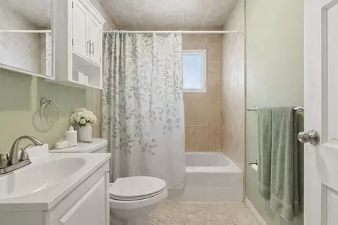 Bath - 106 Baldwin Ave, Framingham, MA 01701 photo 1 of 1