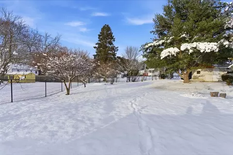 Exterior - 106 Baldwin Ave, Framingham, MA 01701 photo 2 of 3