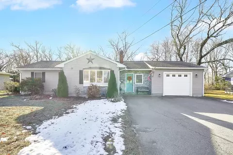 24 Grandview St, South Hadley, MA 01075