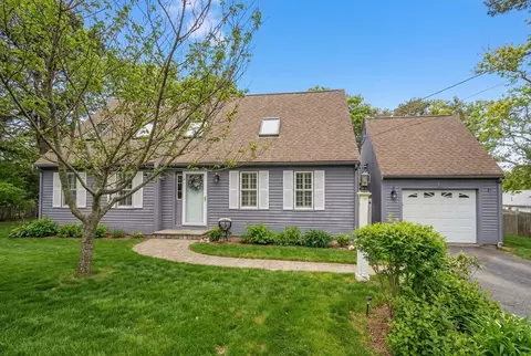 118 Hokum Rock Rd, Dennis, MA 02638