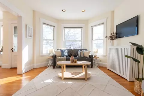 Living - 62 Everett St #2, Arlington, MA 02474 photo 2 of 6