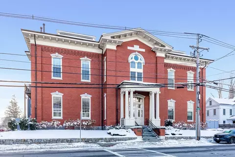 151 High St #1C, Newburyport, MA 01950