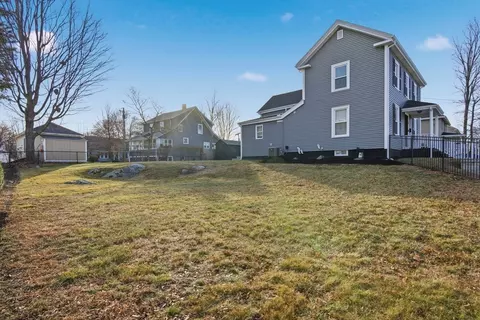 Exterior - 6 Everett St, Stoneham, MA 02180 photo 7 of 7