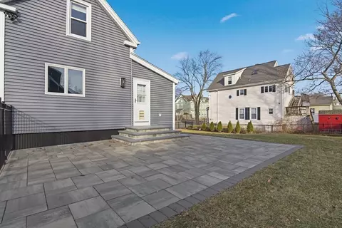 Exterior - 6 Everett St, Stoneham, MA 02180 photo 6 of 7