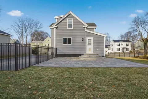 Exterior - 6 Everett St, Stoneham, MA 02180 photo 4 of 7