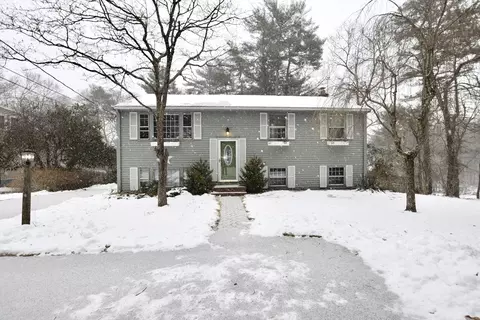 353 Cross St, Hanson, MA 02341