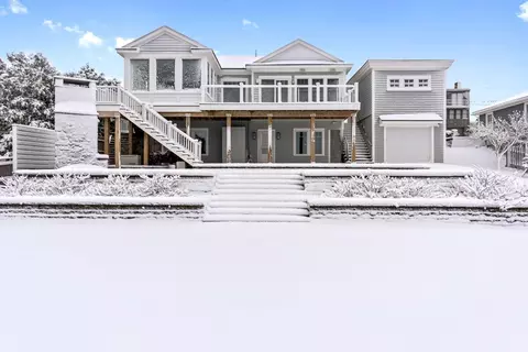 33 Bayview Rd, Ipswich, MA 01938