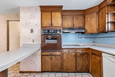 Kitchen - 31 Webster Ave, Beverly, MA 01915 photo 2 of 3