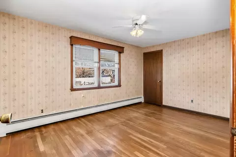 Bedroom - 31 Webster Ave, Beverly, MA 01915 photo 2 of 6
