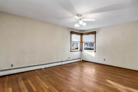 Living - 31 Webster Ave, Beverly, MA 01915 photo 3 of 4